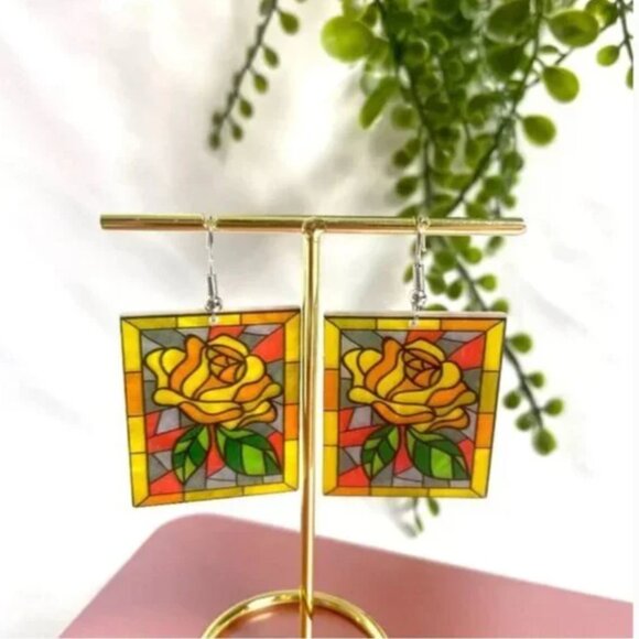 ⭐️❤️FREE Window Stained Glass Tapestry Floral Chic Glam Art Artsy Drop Earrings - Picture 5 of 5